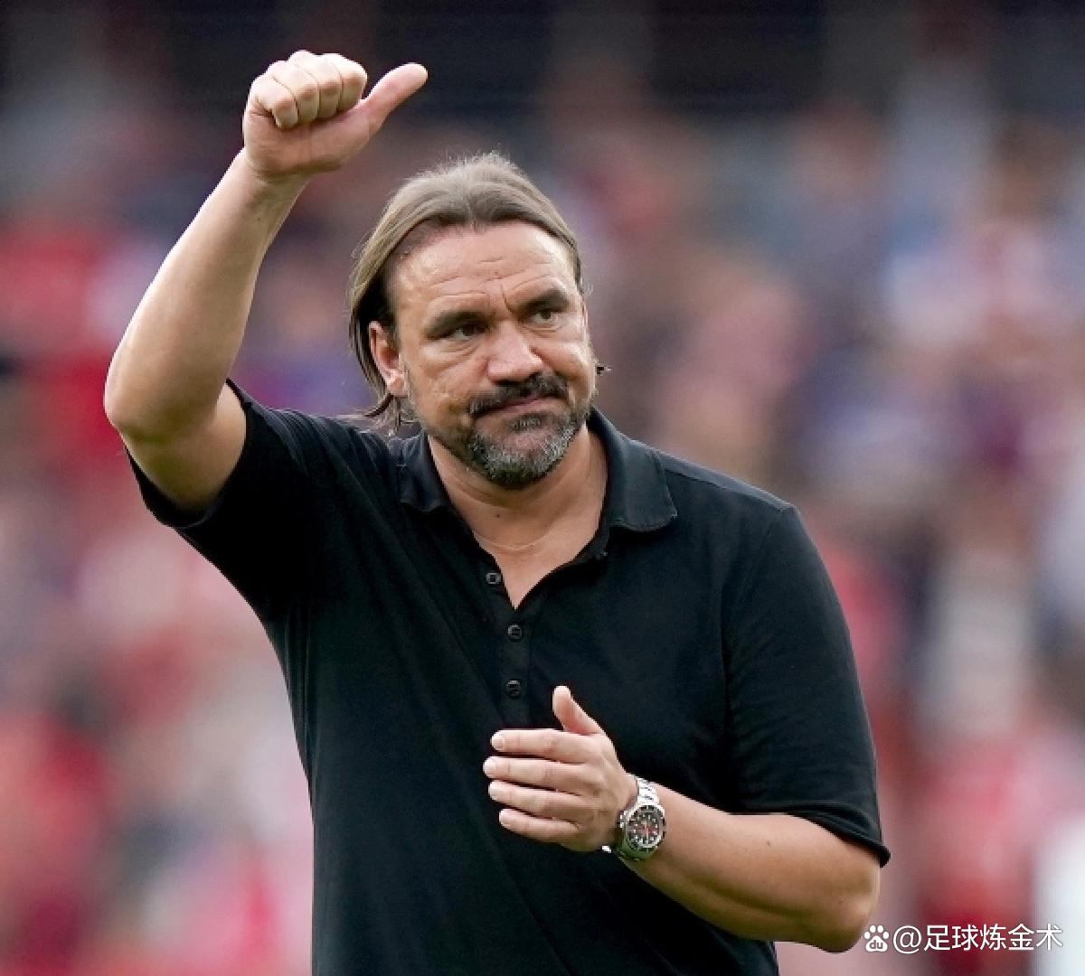 利兹联球员表现出色，球队跻身前四